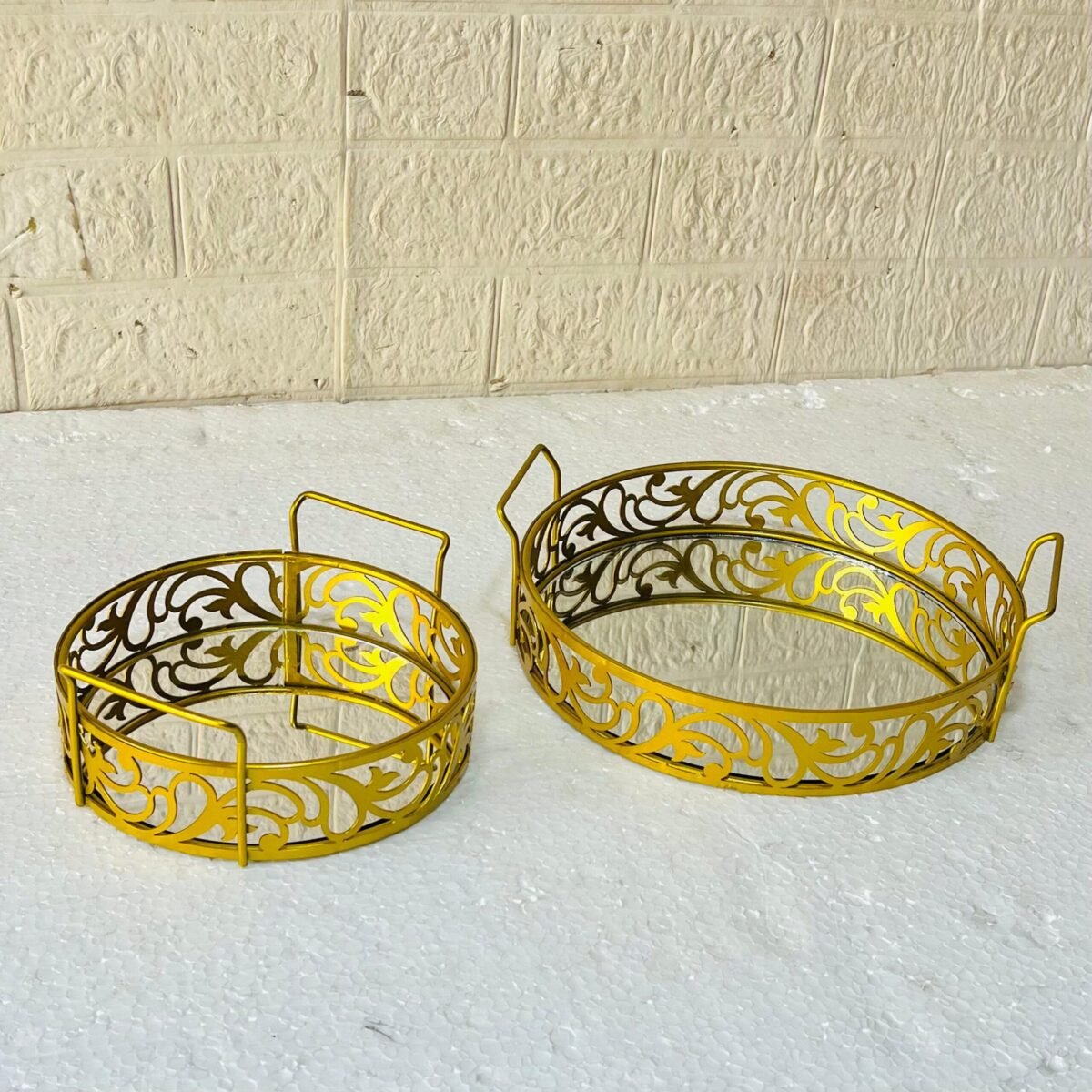 Round Set of 2 Cosmetics & Serving Trays. - Image 5